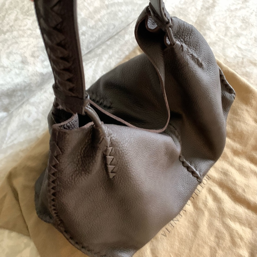Bottega Veneta Open Hobo Cervo with
Intrecciato Detail - Picture 14 of 17